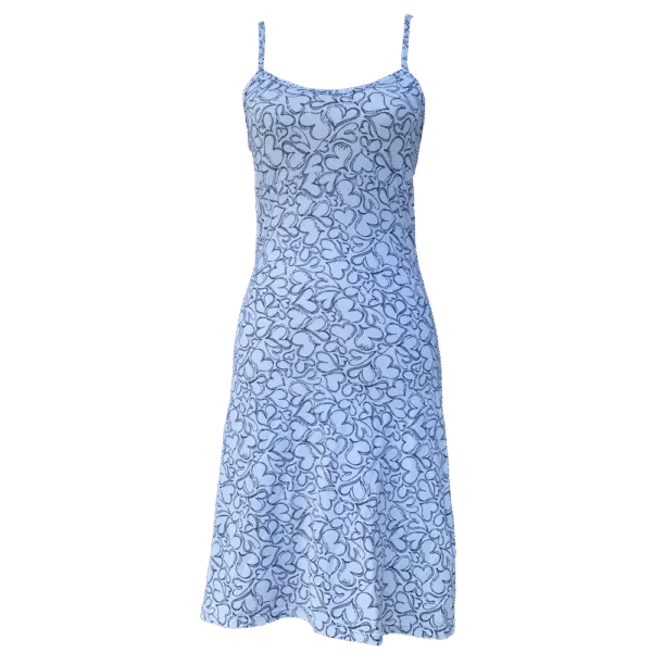 Robe blanche à motifs coeurs
