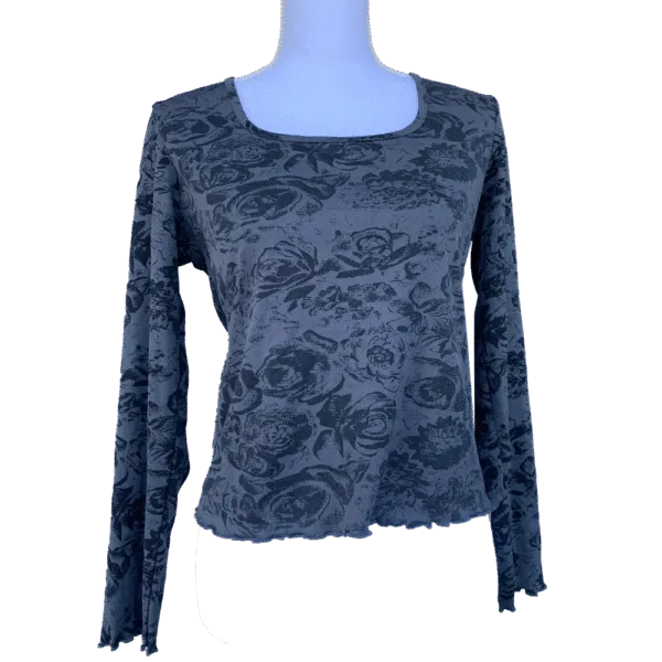 Grey top with vintage grunge pink motifs