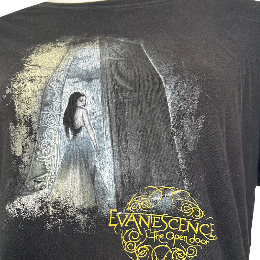 Dooropenshirt2